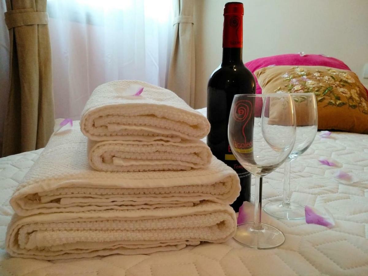 Apartment Bright Spacious Apartment, 2 Min Walk From