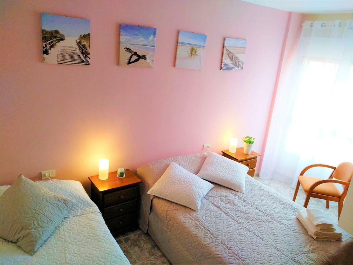 Bright Spacious Apartment, 2 Min Walk From Apartment *